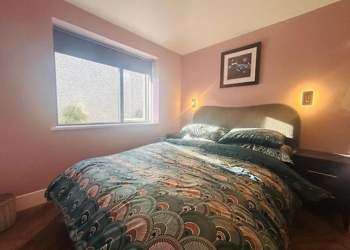 One Bed Mews Apartment *